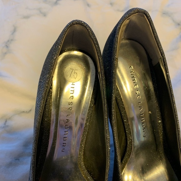 Chinese Laundry Silver Heels - Picture 3 of 4